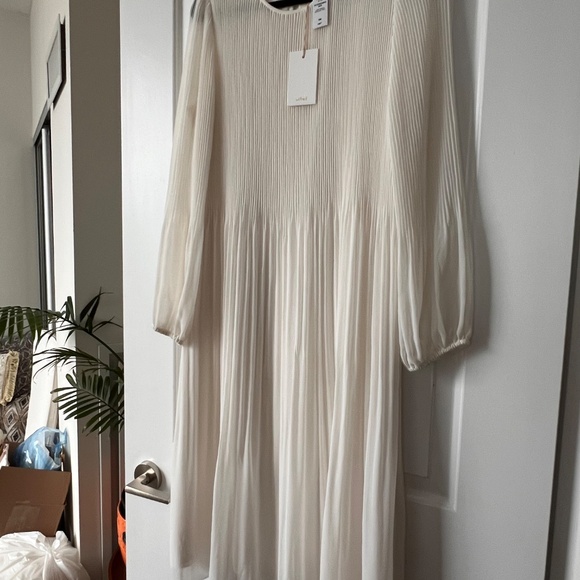 Aritzia Wilfred Daydreamer Dress in Light Birch - Never worn - Picture 2 of 3